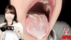 片瀨美咲橙色的舌頭和黏稠的唾液自拍！